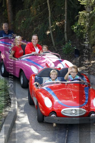Parijs 31 augustus 2010
Frans Bauer met Mariska en zijn zoon Vhristiaan Frans Jan en Lucas in disneyland. Ook de moeder van Mariska en haar man zijn erbij.
Peter Smulders bv