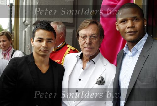 Amsterdam 1 augustus 2010
Premiere Crazy Shopping in carre. Frans Molenaar met stiefzoons
Peter Smulders bv