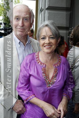 Amsterdam 1 augustus 2010
Premiere Crazy Shopping in carre. Fred Oster met vrouw
Peter Smulders bv