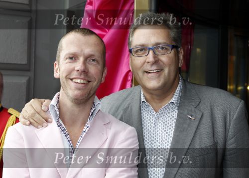 Amsterdam 1 augustus 2010
Premiere Crazy Shopping in carre. Henk Krol met vriend
Peter Smulders bv