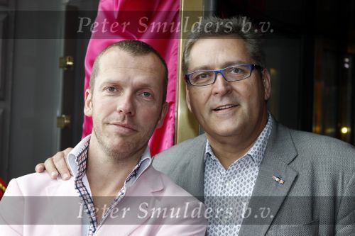 Amsterdam 1 augustus 2010
Premiere Crazy Shopping in carre. Henk Krol met vriend
Peter Smulders bv
