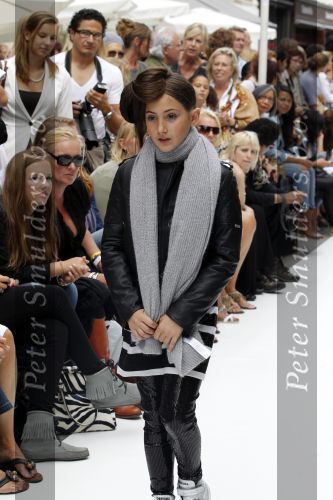 Amsterdam 22 augustus 2010
Grazia PC Catwalk op de pc hooftstraat. dochter Fiona Heering India
Peter Smulders bv