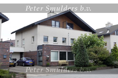 Leiderdorp 22 augustus 2010
Huis van Jack de Vries dat hij met zijn vrouw gekocht heeft.
Peter Smulders bv