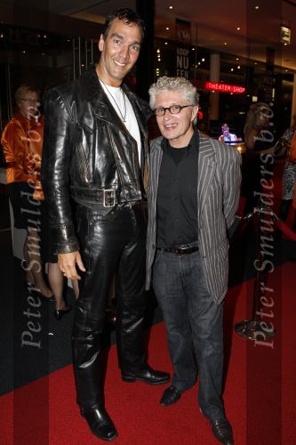 Utrecht 3 september 2010
Premiere We will rock you in het beatrix theater. Jacques d Ancona met vriend Hans
Peter Smulders bv