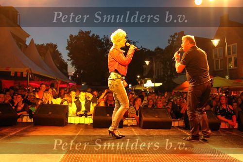 Sneek, 9 Augustus 2010
Jan Keizer en Anny Schilder tijdens een optreden in de \
