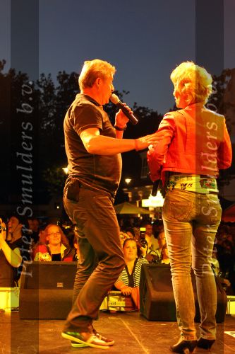 Sneek, 9 Augustus 2010
Jan Keizer en Anny Schilder tijdens een optreden in de \