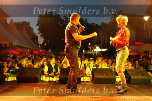 Sneek, 9 Augustus 2010
Jan Keizer en Anny Schilder tijdens een optreden in de \