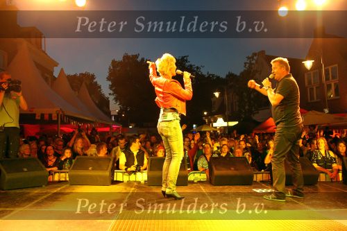 Sneek, 9 Augustus 2010
Jan Keizer en Anny Schilder tijdens een optreden in de \
