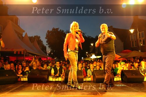 Sneek, 9 Augustus 2010
Jan Keizer en Anny Schilder tijdens een optreden in de \