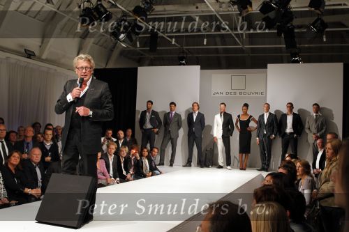Naarden 20 september 2010
Modeshow kledinglijn Jan des Bouvrie en presentatie van zijn nieuwe boek bij het Arsenaal.
Peter Smulders bv