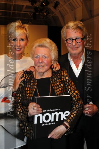 Naarden 20 september 2010
Modeshow kledinglijn Jan des Bouvrie en presentatie van zijn nieuwe boek bij het Arsenaal. Jan met Monique en zijn moeder
Peter Smulders bv