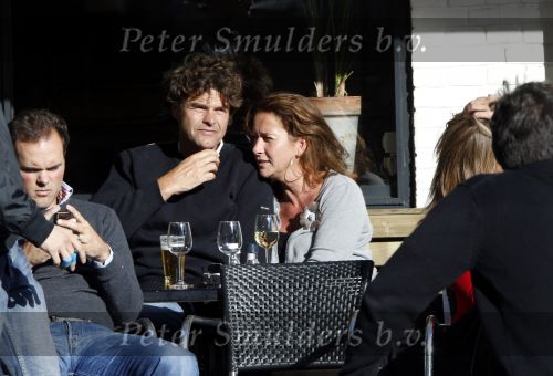 Amsterdam 18 september 2010
Ex Jack Spijkerman Jennemiek met nieuwe vriend op terras.
Peter Smulders bv