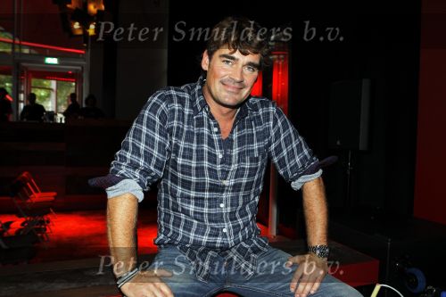 Hilversum 14 september 2010
Presentatie de voice of Holland met Martijn Krabbe Nick en Simon Jeroen v d Boom Angela Groothuizen en Roel v Velsen. Het is een programma idee van John de Mol.
Peter Smulders bv