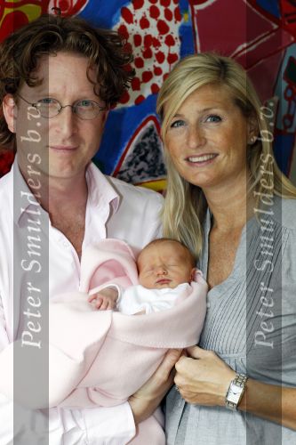 Amsterdam 18 september 2010
Jim de Groot met zijn vrouw Susan en zoon Stijn en dochter Olivia.
Olivia is 3 dagen oud.
Peter Smulders bv
