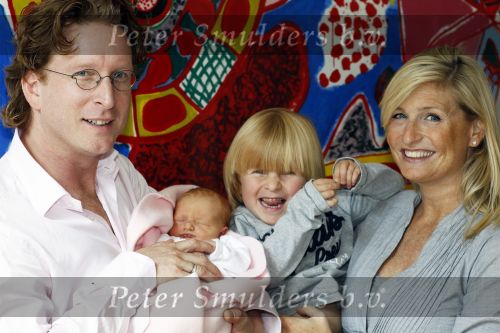 Amsterdam 18 september 2010
Jim de Groot met zijn vrouw Susan en zoon Stijn en dochter Olivia.
Olivia is 3 dagen oud.
Peter Smulders bv