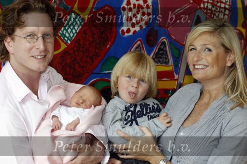 Amsterdam 18 september 2010
Jim de Groot met zijn vrouw Susan en zoon Stijn en dochter Olivia.
Olivia is 3 dagen oud.
Peter Smulders bv