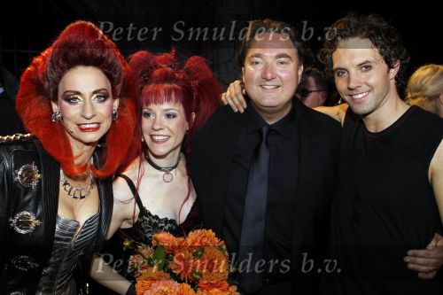 Utrecht 3 september 2010
Premiere We will rock you in het beatrix theater. De cast met oa John Vooijs Pia Douwes Marjolein Teepen Charly Luske Floortje  en Erwin v Lambaart
Peter Smulders bv