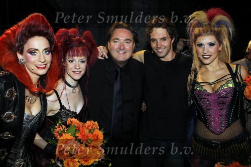 Utrecht 3 september 2010
Premiere We will rock you in het beatrix theater. De cast met oa John Vooijs Pia Douwes Marjolein Teepen Charly Luske Floortje  en Erwin v Lambaart
Peter Smulders bv