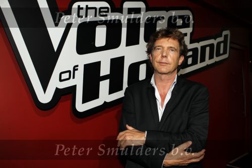 Hilversum 14 september 2010
Presentatie de voice of Holland met Martijn Krabbe Nick en Simon Jeroen v d Boom Angela Groothuizen en Roel v Velsen. Het is een programma idee van John de Mol.
Peter Smulders bv