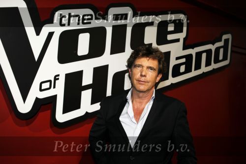 Hilversum 14 september 2010
Presentatie de voice of Holland met Martijn Krabbe Nick en Simon Jeroen v d Boom Angela Groothuizen en Roel v Velsen. Het is een programma idee van John de Mol.
Peter Smulders bv