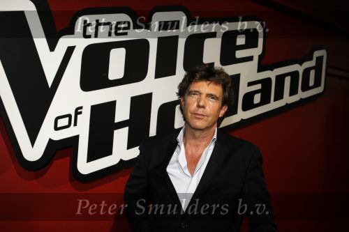 Hilversum 14 september 2010
Presentatie de voice of Holland met Martijn Krabbe Nick en Simon Jeroen v d Boom Angela Groothuizen en Roel v Velsen. Het is een programma idee van John de Mol.
Peter Smulders bv