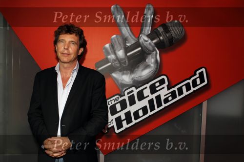 Hilversum 14 september 2010
Presentatie de voice of Holland met Martijn Krabbe Nick en Simon Jeroen v d Boom Angela Groothuizen en Roel v Velsen. Het is een programma idee van John de Mol.
Peter Smulders bv