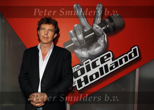 Hilversum 14 september 2010
Presentatie de voice of Holland met Martijn Krabbe Nick en Simon Jeroen v d Boom Angela Groothuizen en Roel v Velsen. Het is een programma idee van John de Mol.
Peter Smulders bv