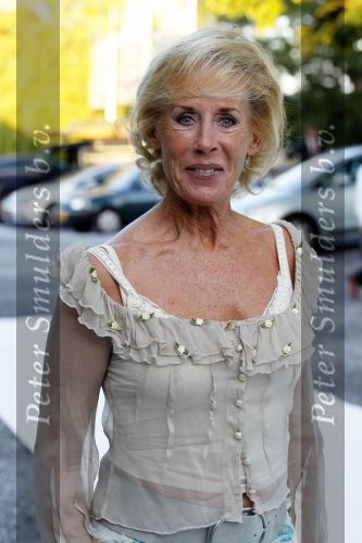 Loosdrecht 21 augustus 2010
Fons de Poel en zijn vrouw Saskia vieren hun 5 jarig huwelijk bij het witte huis in Loosdrecht. 
Joke Bruijs