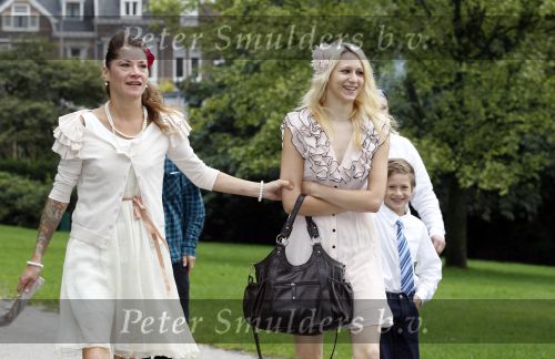 Arnhem 27 augustus 2010
Kiki Classen trouwt/trouwen met Jan Kastelein in de witte villa in het sonsbeek park.
Peter Smulders bv