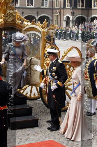 Den Haag 21 september 2010
Prinsjesdag 2010 op het binnenhof en bij paleis Noordeinde. Koningin Beatrix Prins Willem Alexander Prinses Maxima Prins Constantijn Prinses Laurentien Pieter v Vollenhoven en Prinses Margriet
Peter Smulders bv