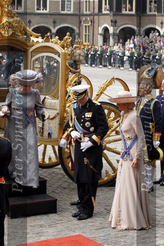 Den Haag 21 september 2010
Prinsjesdag 2010 op het binnenhof en bij paleis Noordeinde. Koningin Beatrix Prins Willem Alexander Prinses Maxima Prins Constantijn Prinses Laurentien Pieter v Vollenhoven en Prinses Margriet
Peter Smulders bv