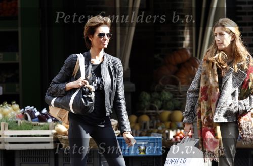Amsterdam 30 augustus 2010
Leontine Borsato met nieuw kapsel en Dani Bles op de cornelis schuytstraat.
Peter Smulders bv