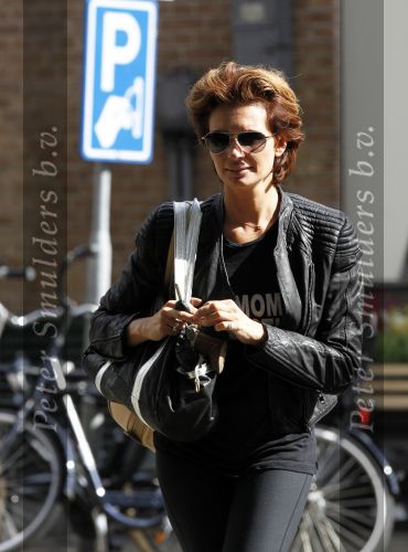 Amsterdam 30 augustus 2010
Leontine Borsato met nieuw kapsel op de Cornelis Schuytstraat.
Peter Smulders bv