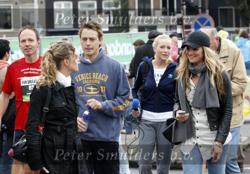 Amsterdam 19 september 2010
Dam tot Dam loop . Mark v Eeuwen en Lieke v Lexmond
Peter Smulders bv
