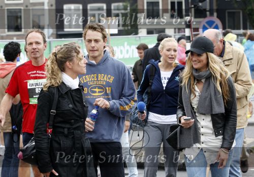 Amsterdam 19 september 2010
Dam tot Dam loop . Mark v Eeuwen en Lieke v Lexmond
Peter Smulders bv