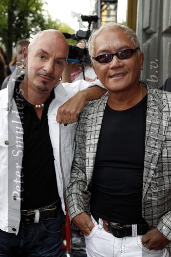 Amsterdam 1 augustus 2010
Premiere Crazy Shopping in carre. Lonny met vriend
Peter Smulders bv
