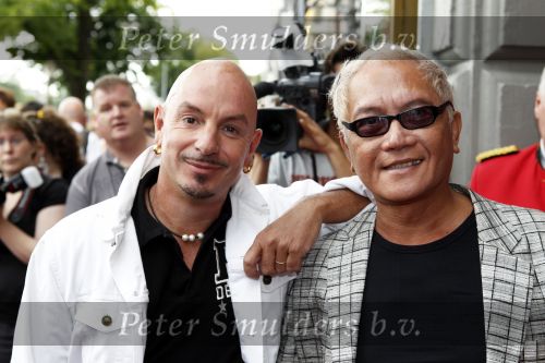 Amsterdam 1 augustus 2010
Premiere Crazy Shopping in carre. Lonny met vriend
Peter Smulders bv