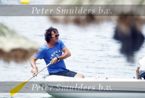 Ibiza 26 juli 2010
Marco Leontien Mary Luca Jada en Senna Borsato op vakantie op ibiza. Marco heeft daar een zodiac boot liggen waar hij veel mee gaat varen.
Peter Smulders bv