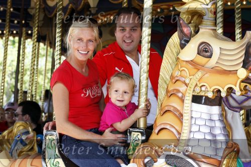 Parijs 31 augustus 2010
Frans Bauer met Mariska en zijn zoon Vhristiaan Frans Jan en Lucas in disneyland. Ook de moeder van Mariska en haar man zijn erbij.
Peter Smulders bv