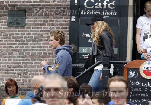 Amsterdam 19 september 2010
Dam tot Dam loop . Mark v Eeuwen en Lieke v Lexmond
Peter Smulders bv