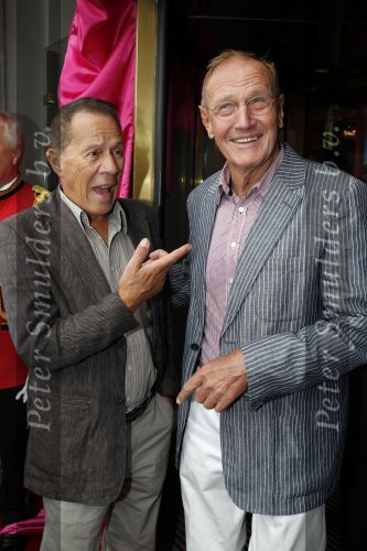 Amsterdam 1 augustus 2010
Premiere Crazy Shopping in carre. Marnix Kappers met vriend
Peter Smulders bv