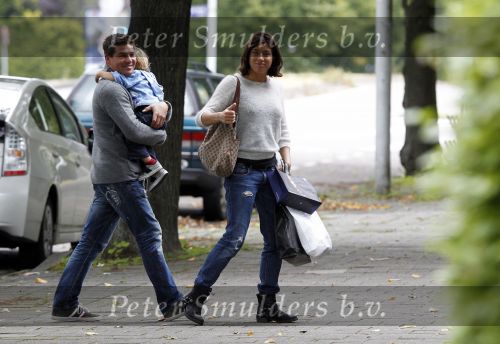 Amsterdam 19 september 2010
Martijn en Amanda Krabbe arriveren bij hun huis.
Peter Smulders bv