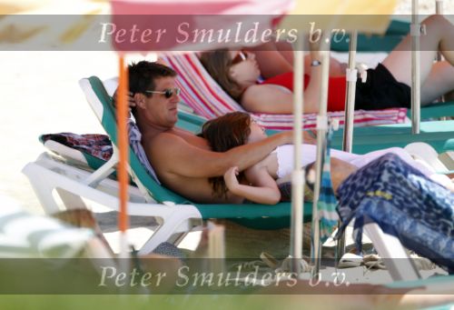 Ibiza 31 juli 2010
Martijn en Amanda Krabbe met hun kinderen en aupair op vakantie op ibiza.
Peter Smulders bv