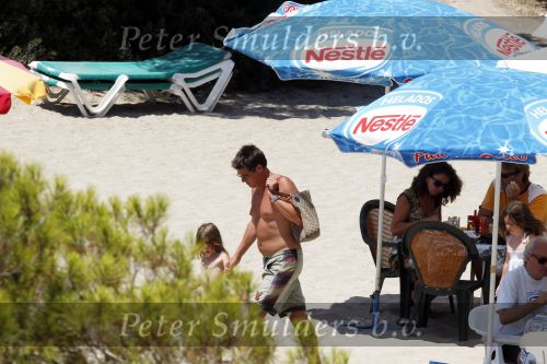 Ibiza 31 juli 2010
Martijn en Amanda Krabbe met hun kinderen en aupair op vakantie op ibiza.
Peter Smulders bv