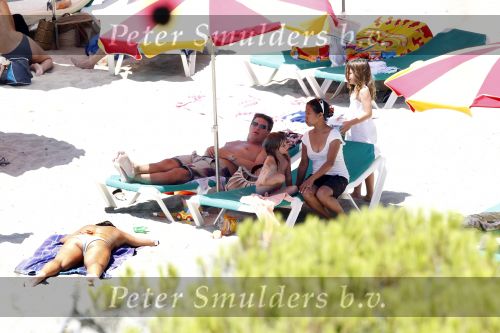 Ibiza 31 juli 2010
Martijn en Amanda Krabbe met hun kinderen en aupair op vakantie op ibiza.
Peter Smulders bv
