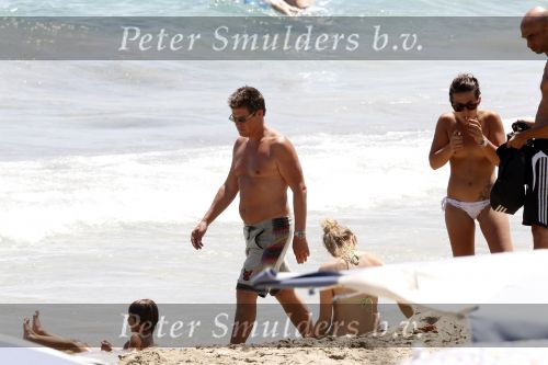 Ibiza 31 juli 2010
Martijn en Amanda Krabbe met hun kinderen en aupair op vakantie op ibiza.
Peter Smulders bv
