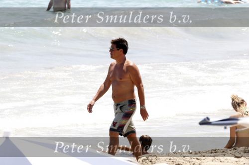 Ibiza 31 juli 2010
Martijn en Amanda Krabbe met hun kinderen en aupair op vakantie op ibiza.
Peter Smulders bv