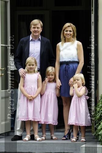 Wassernaar 5 juni 2010
Fotouurtje met Prinses Maxima Amalia Alexia Ariane en Prins Willem Alexander in de tuin van hun huis op de Horsten.
Peter Smulders bv