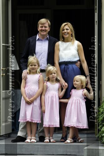 Wassernaar 5 juni 2010
Fotouurtje met Prinses Maxima Amalia Alexia Ariane en Prins Willem Alexander in de tuin van hun huis op de Horsten.
Peter Smulders bv