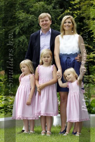 Wassernaar 5 juni 2010
Fotouurtje met Prinses Maxima Amalia Alexia Ariane en Prins Willem Alexander in de tuin van hun huis op de Horsten.
Peter Smulders bv